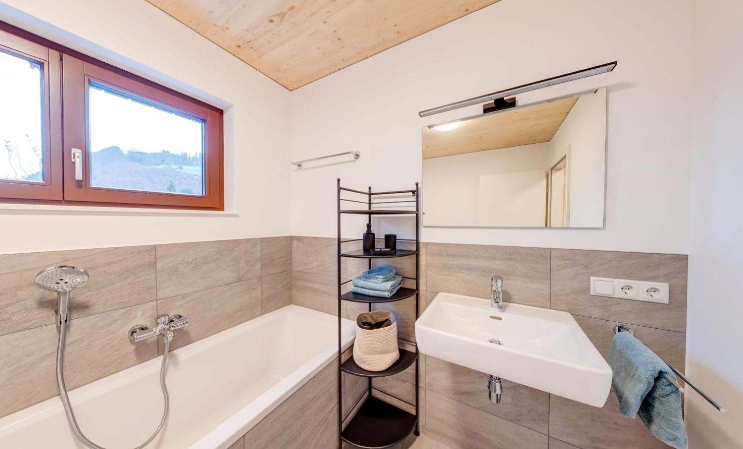 Urban-Apartmenthaus Zwischen Berg Und See ドルンビルン エクステリア 写真